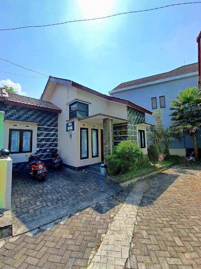 Villa Petit Tour Batu  Bagian luar foto